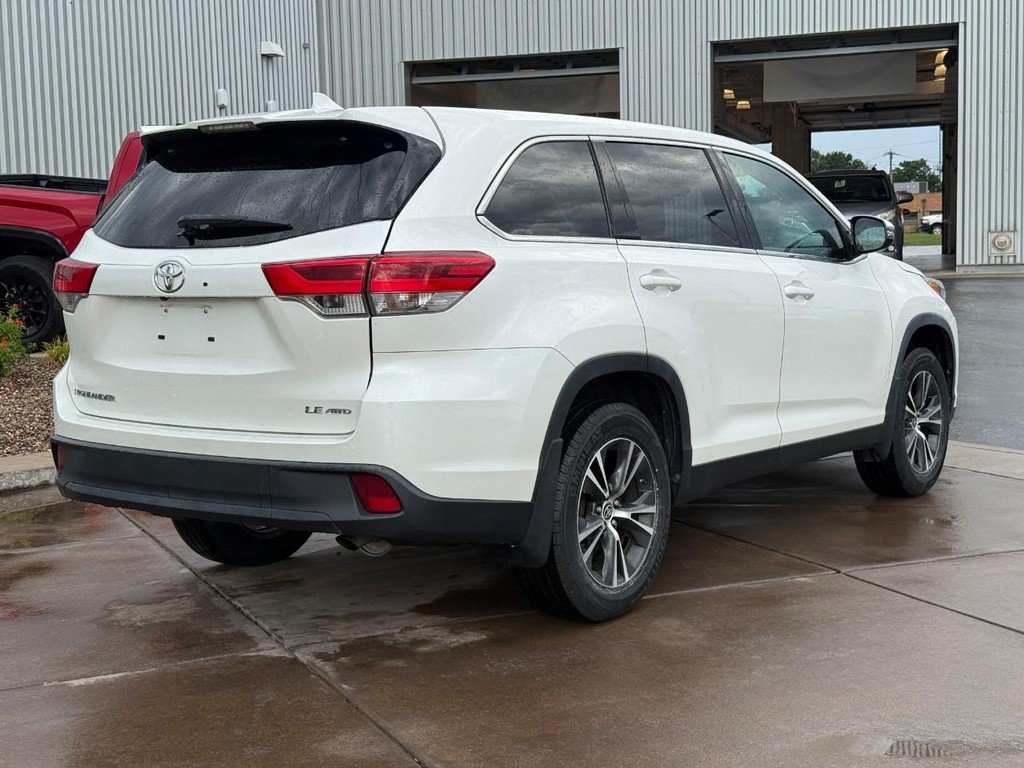 Certified 2019 Toyota Highlander Plus AWD/4WD image 5