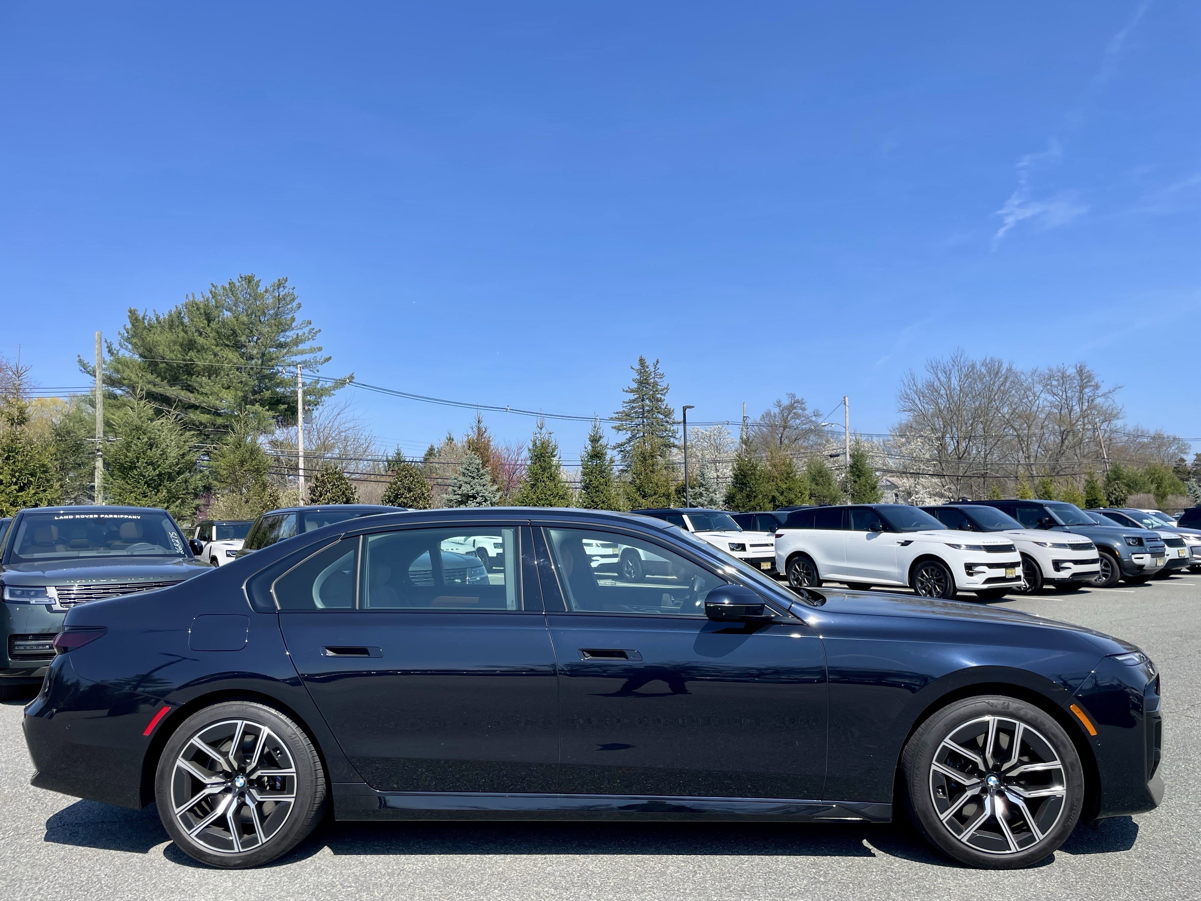 Used 2025 BMW 740i xDrive image 4