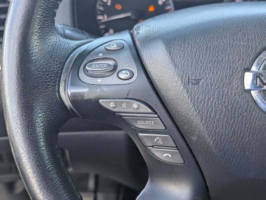 Used 2013 Nissan Pathfinder SL AWD/4WD image 24