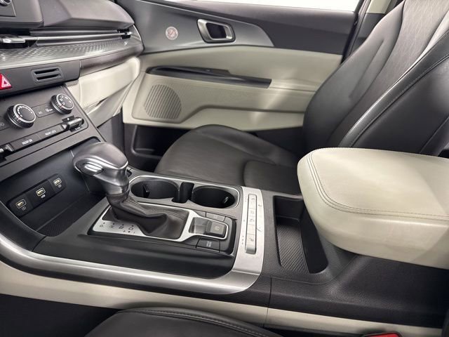 Used 2024 Kia Carnival LX FWD image 15