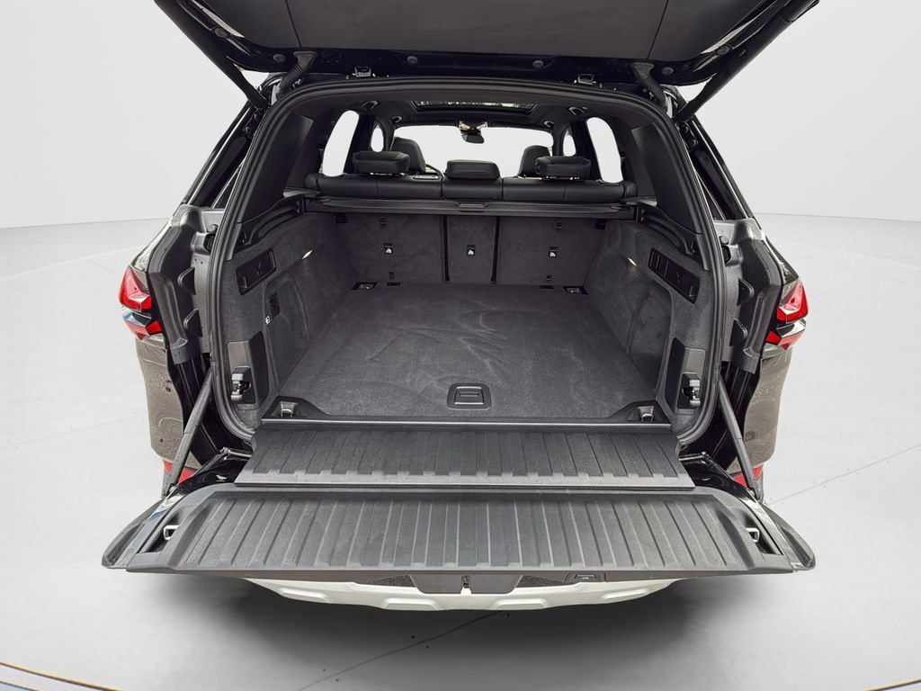 Certified 2025 BMW X5 xDrive40i w/ Parking Assistance Package image 17
