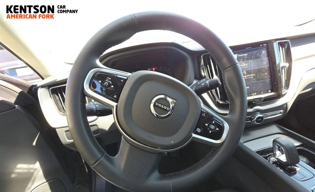Used 2025 Volvo XC60 B5 Plus AWD/4WD image 8