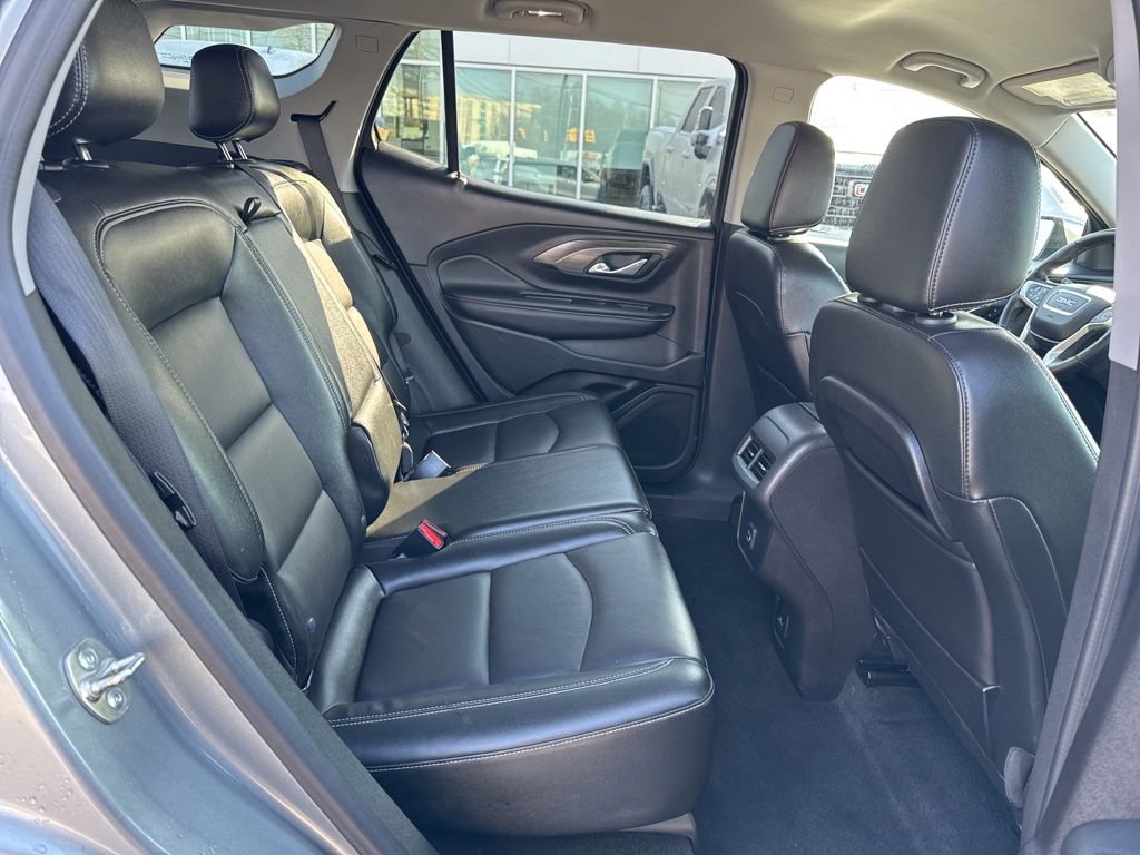 Used 2024 GMC Terrain SLT image 31