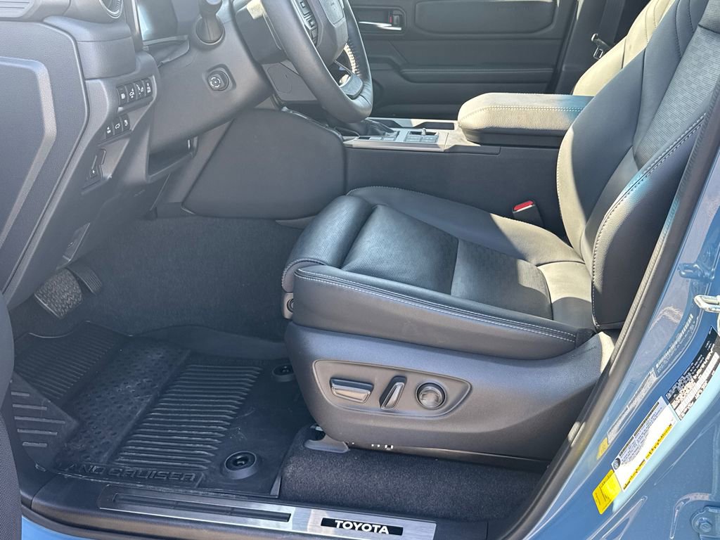 Used 2024 Toyota Land Cruiser image 9