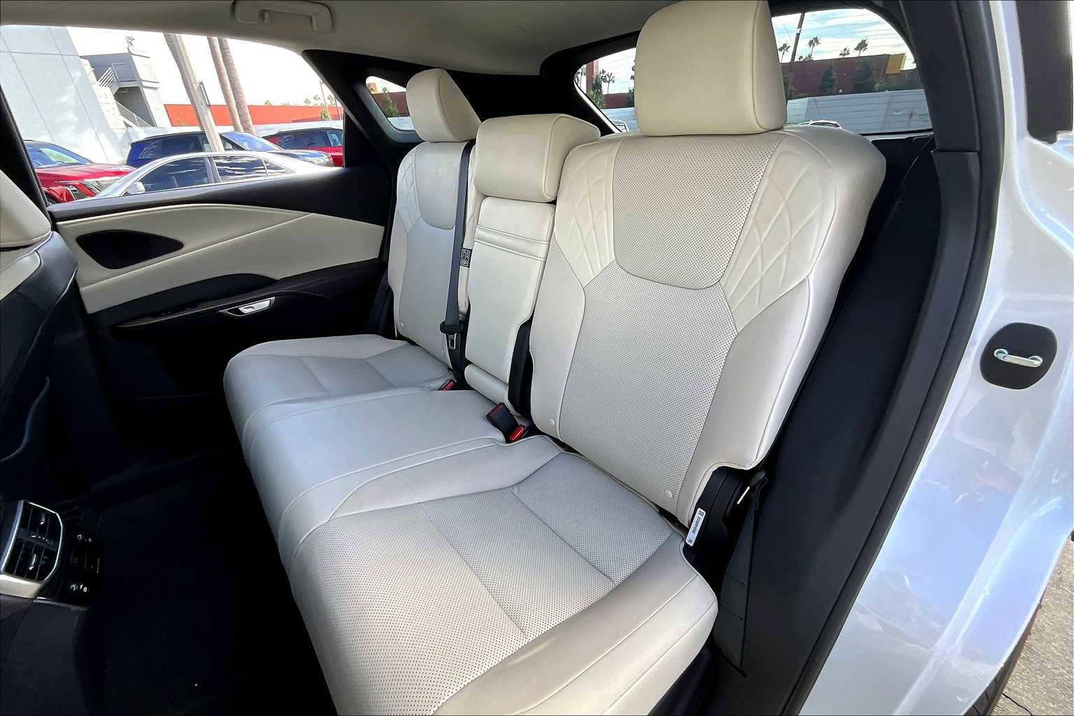 Used 2024 Lexus RX 350h w/ Convenience Package image 20