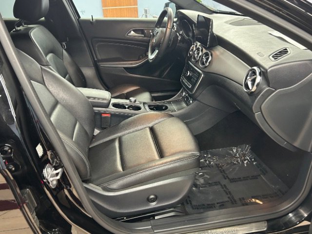 Used 2020 Mercedes-Benz GLA 250 w/ Convenience Package image 15