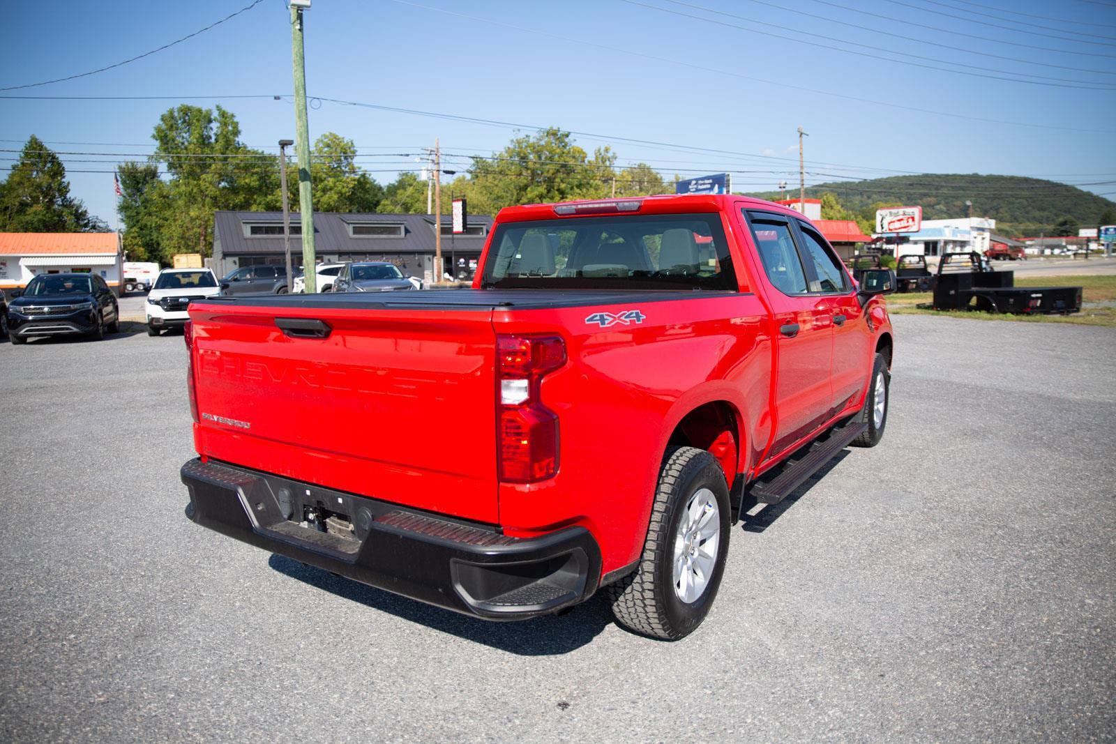 Used 2021 Chevrolet Silverado 1500 W/T image 3