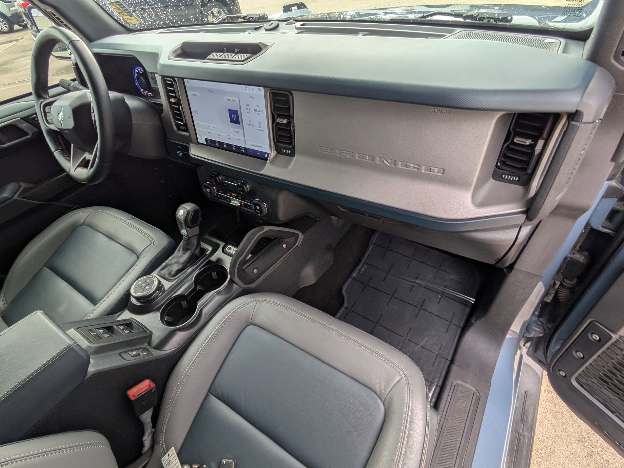 Used 2024 Ford Bronco Outer Banks image 39