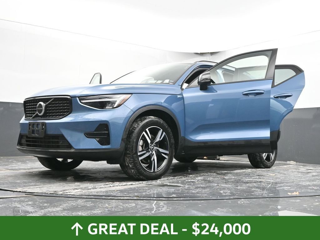 Used 2024 Volvo XC40 B5 Core image 68