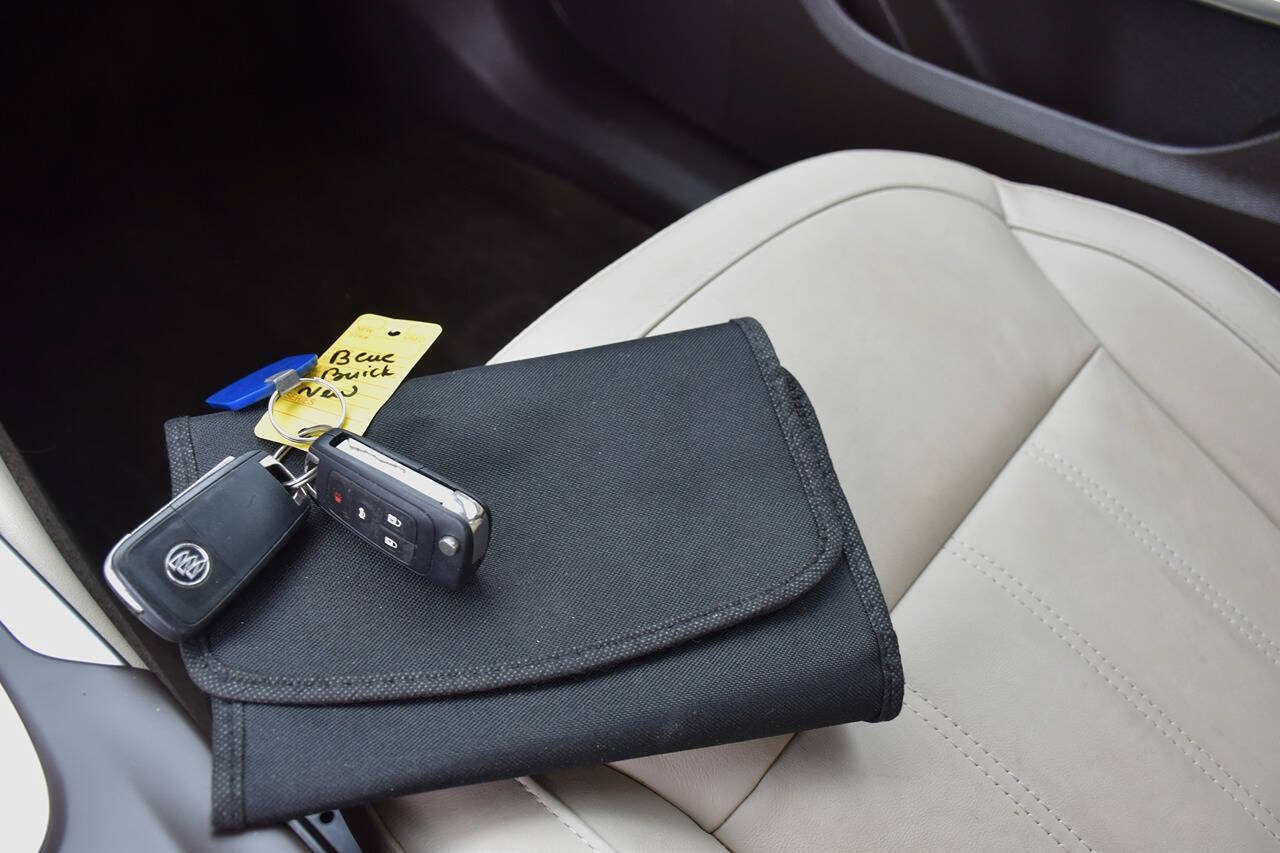 Used 2011 Buick Regal CXL FWD image 20