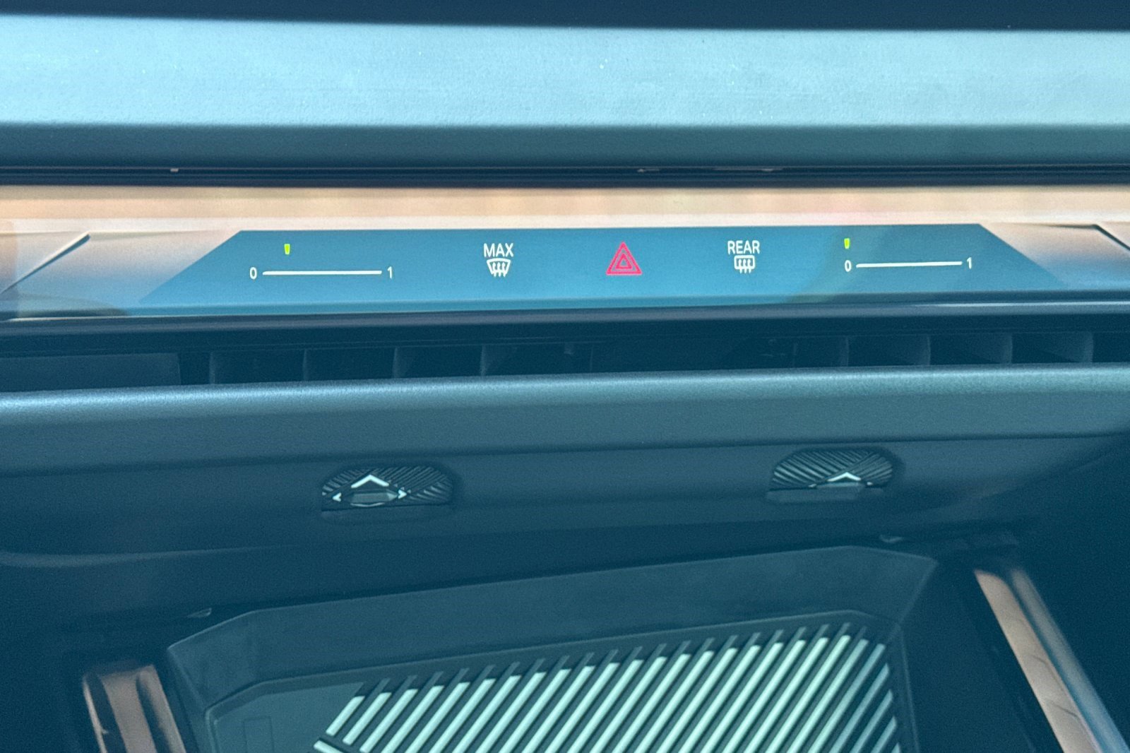 Used 2025 BMW X3 xDrive30i w/ Premium Package image 27