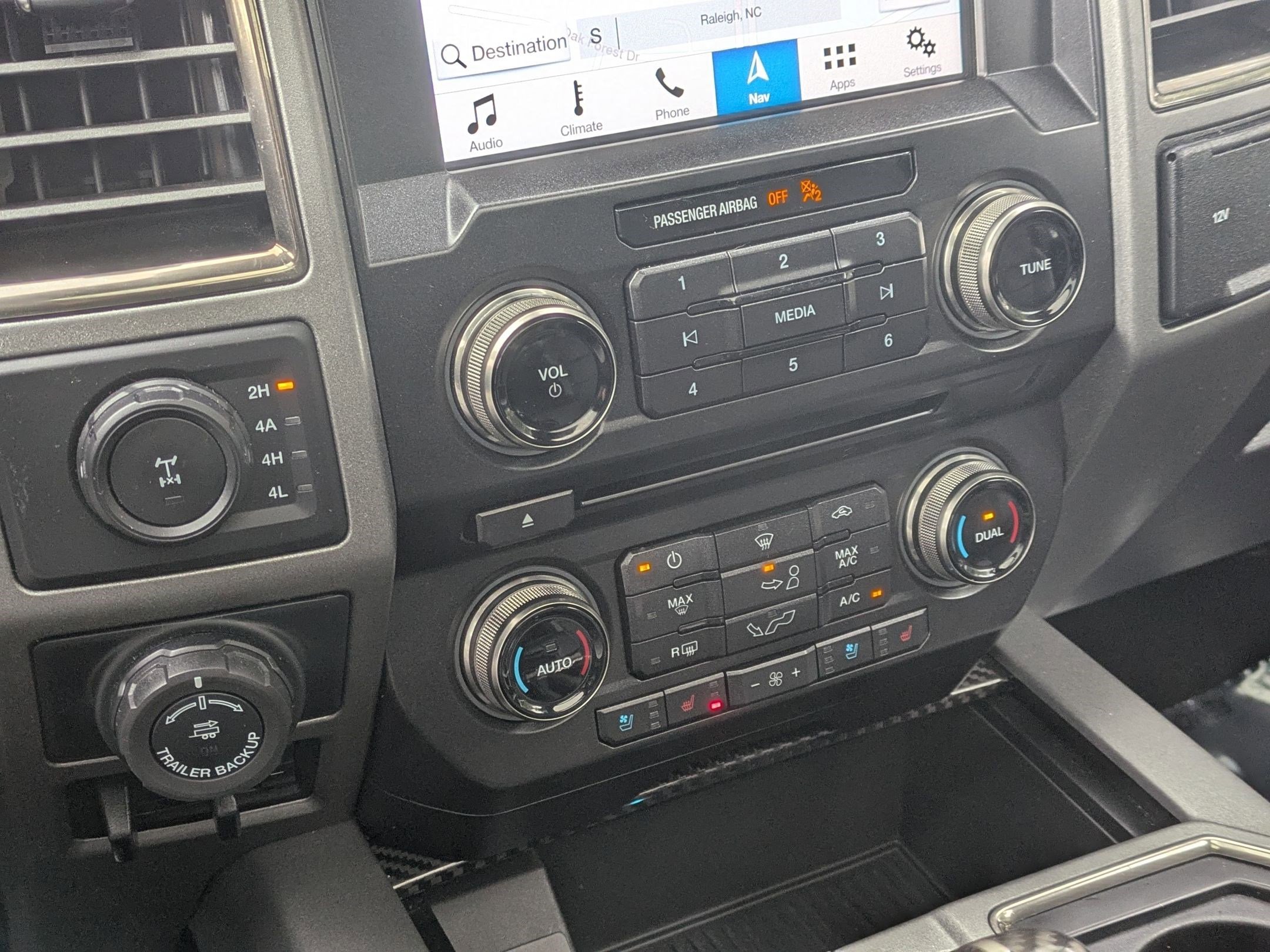 Used 2018 Ford F150 Raptor w/ Equipment Group 802A Luxury image 15