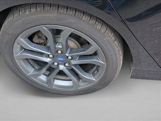 Used 2018 Ford Fusion SE w/ Equipment Group 601A FWD image 9
