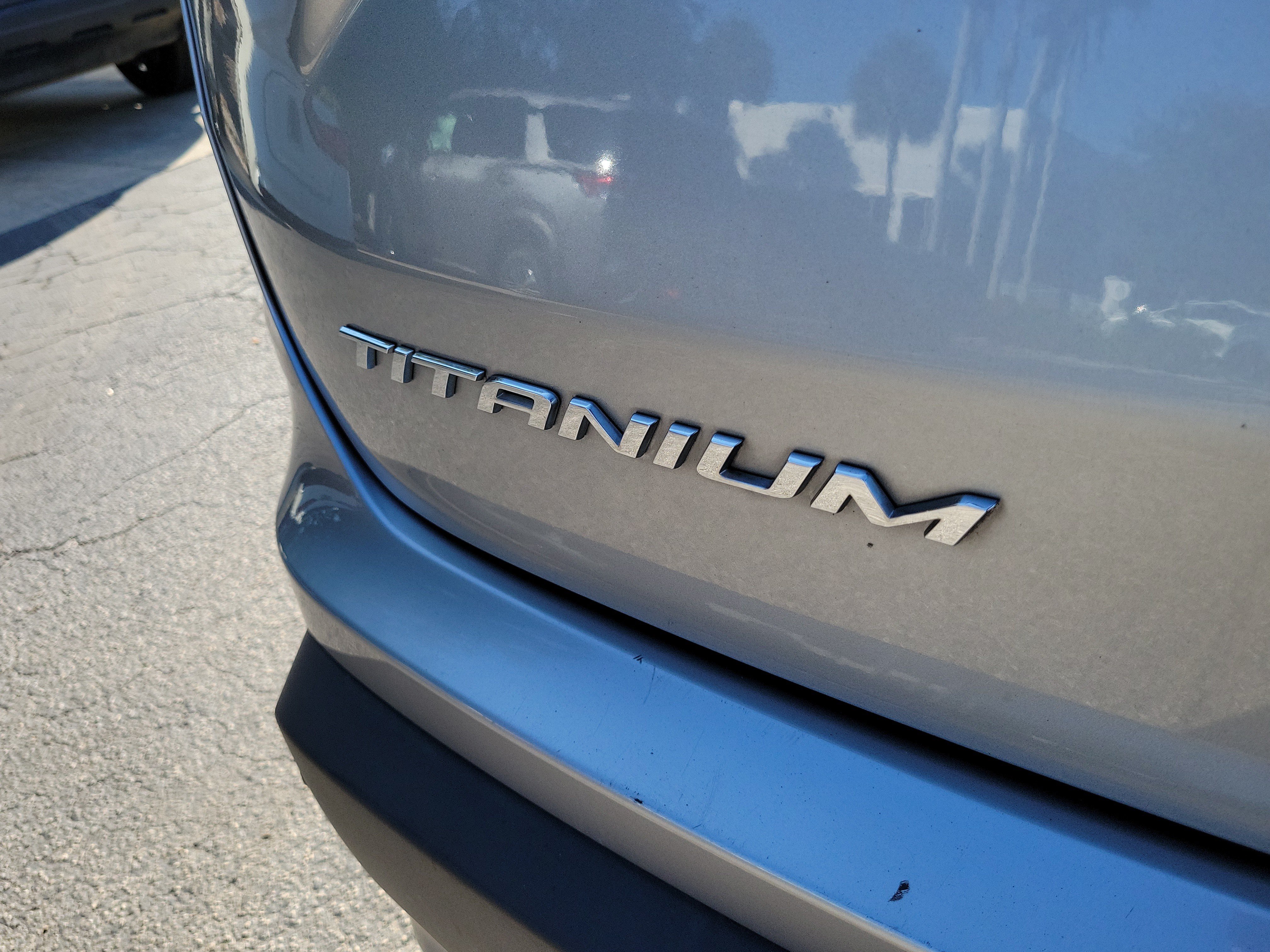 Used 2022 Ford Edge Titanium AWD/4WD image 8