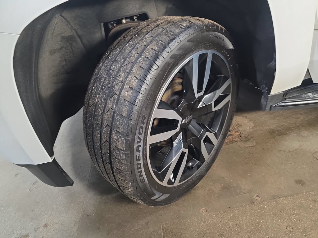 Used 2018 Chevrolet Suburban Premier AWD/4WD image 35