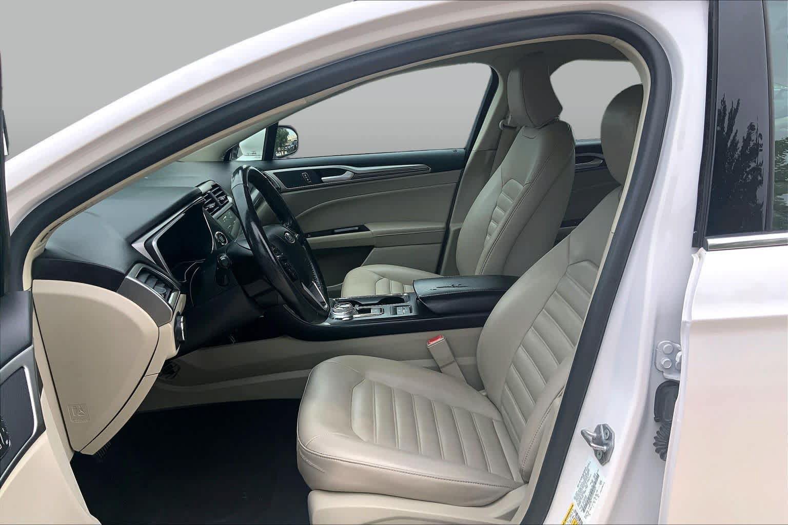Used 2020 Ford Fusion SEL FWD image 8