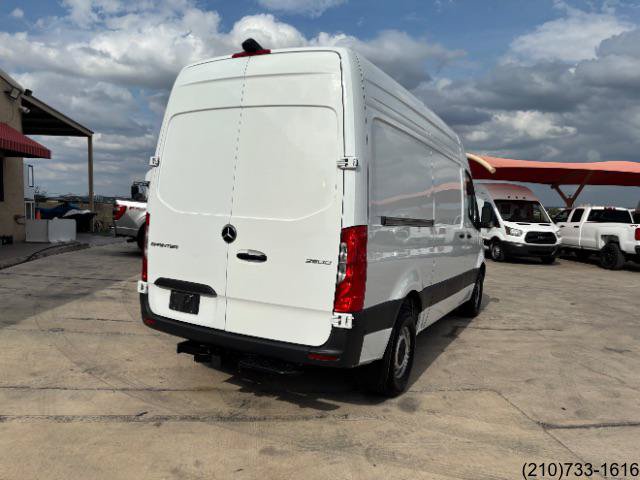 Used 2025 Mercedes-Benz Sprinter 2500 image 7