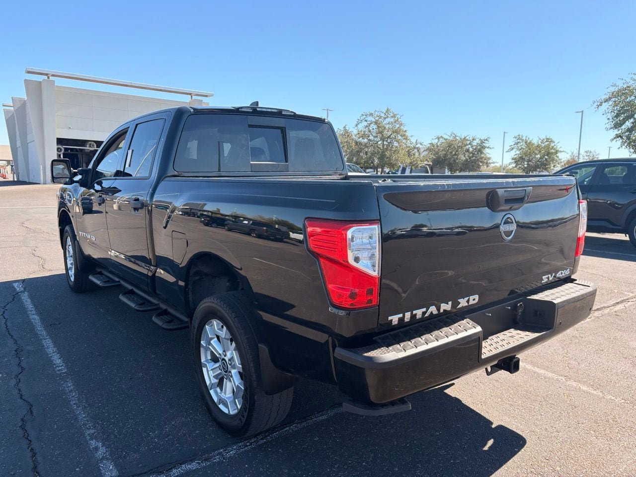 Certified 2024 Nissan Titan SV w/ SV Convenience Package AWD/4WD image 8