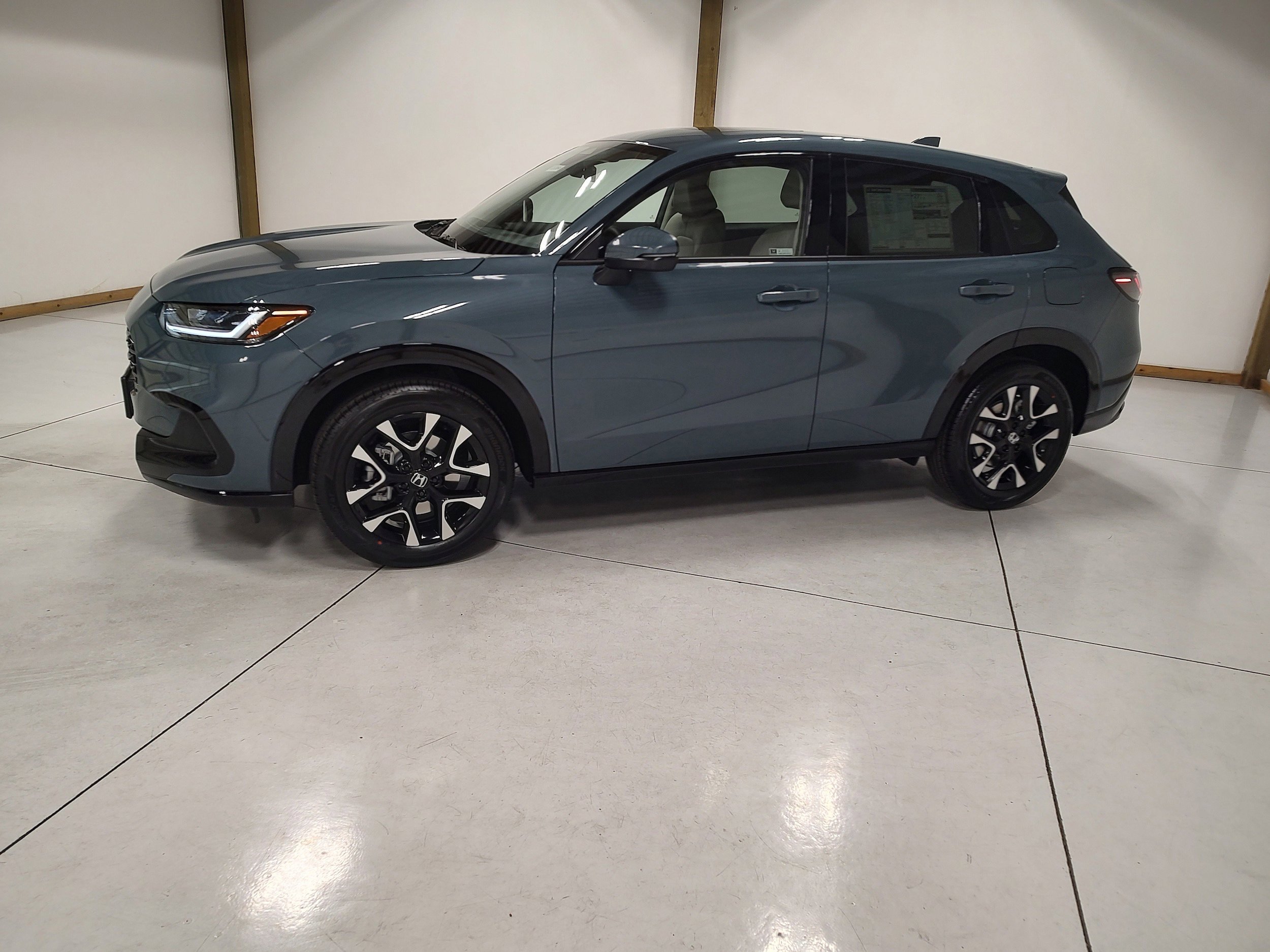 New 2026 Honda HR-V EX-L image 4