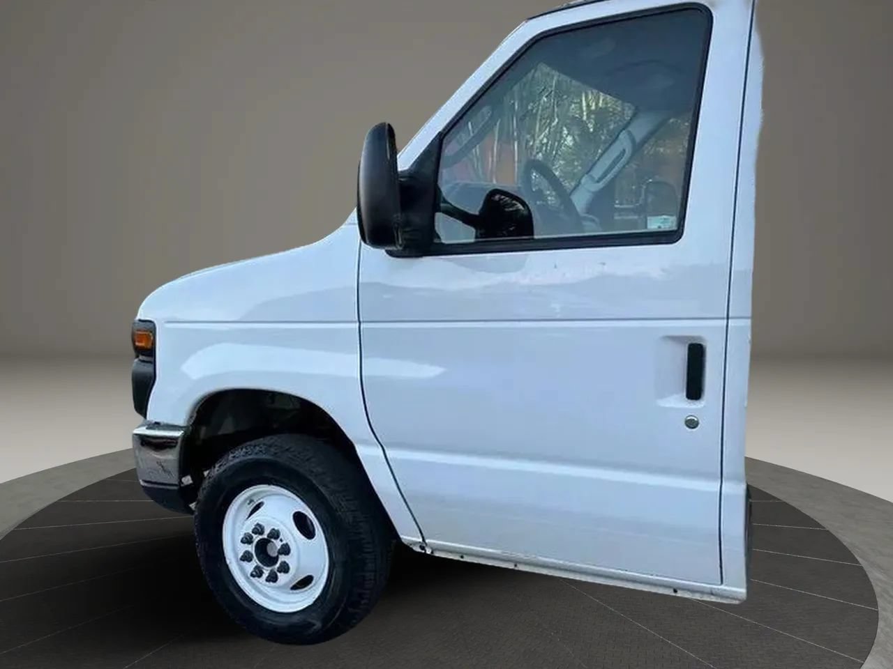 Used 2015 Ford E-350 and Econoline 350 Super Duty RWD image 6