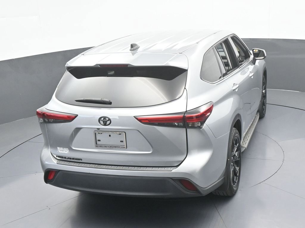 Used 2022 Toyota Highlander L image 51