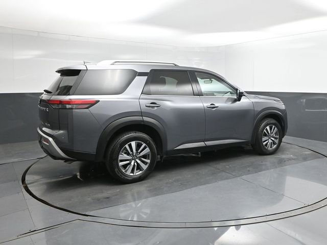 Used 2025 Nissan Pathfinder SL image 11