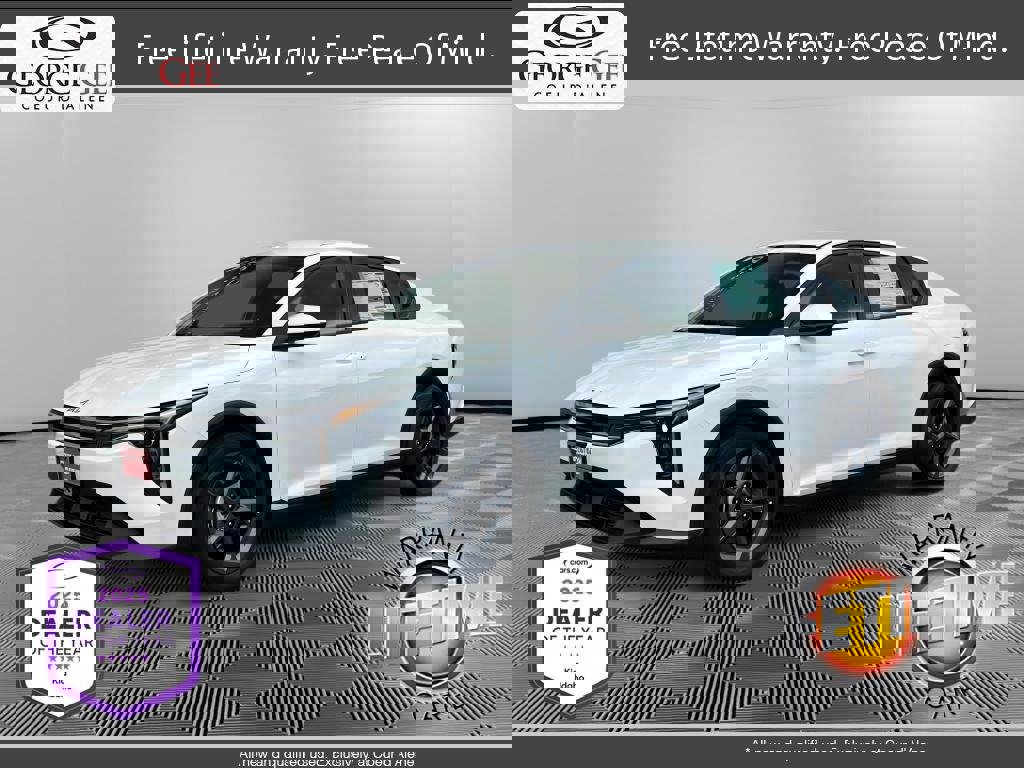 New 2025 Kia K4 LXS image 1