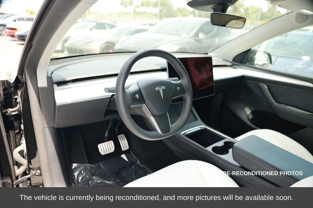 Used 2024 Tesla Model Y Performance image 15