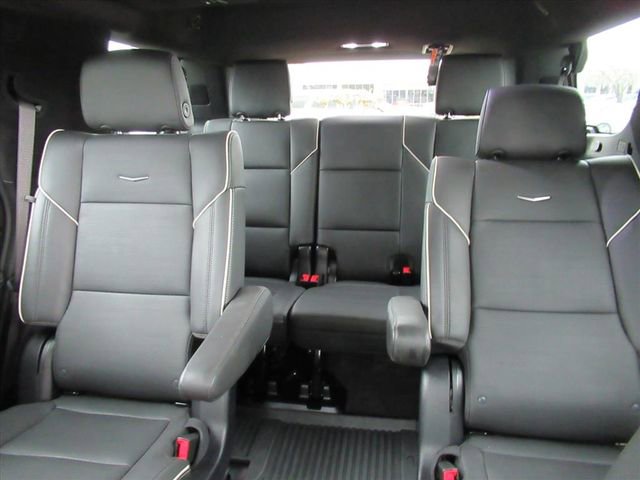 Certified 2025 Cadillac Escalade Premium Luxury w/ LPO, Radiant Package image 18