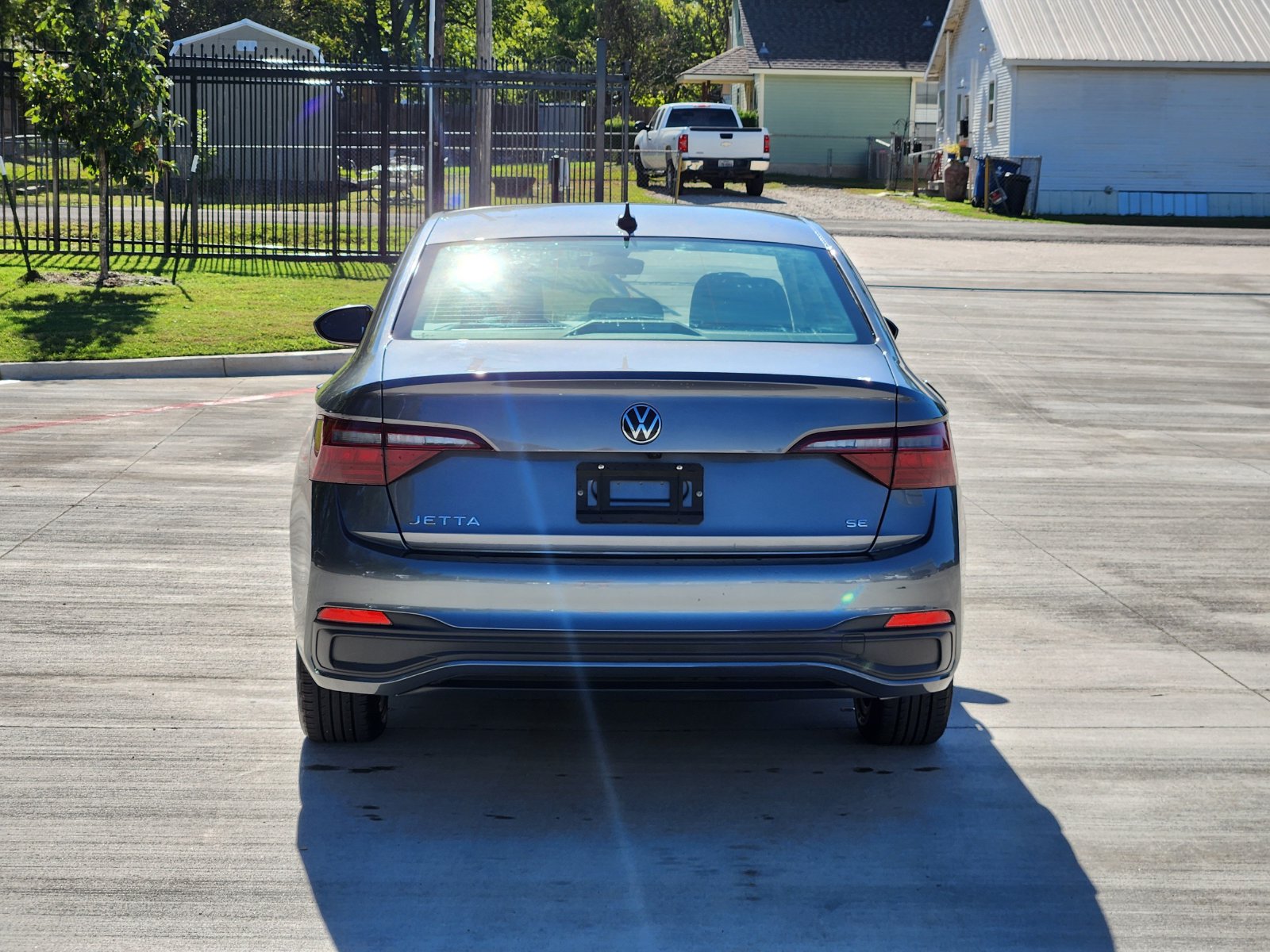 Used 2024 Volkswagen Jetta SE FWD image 8