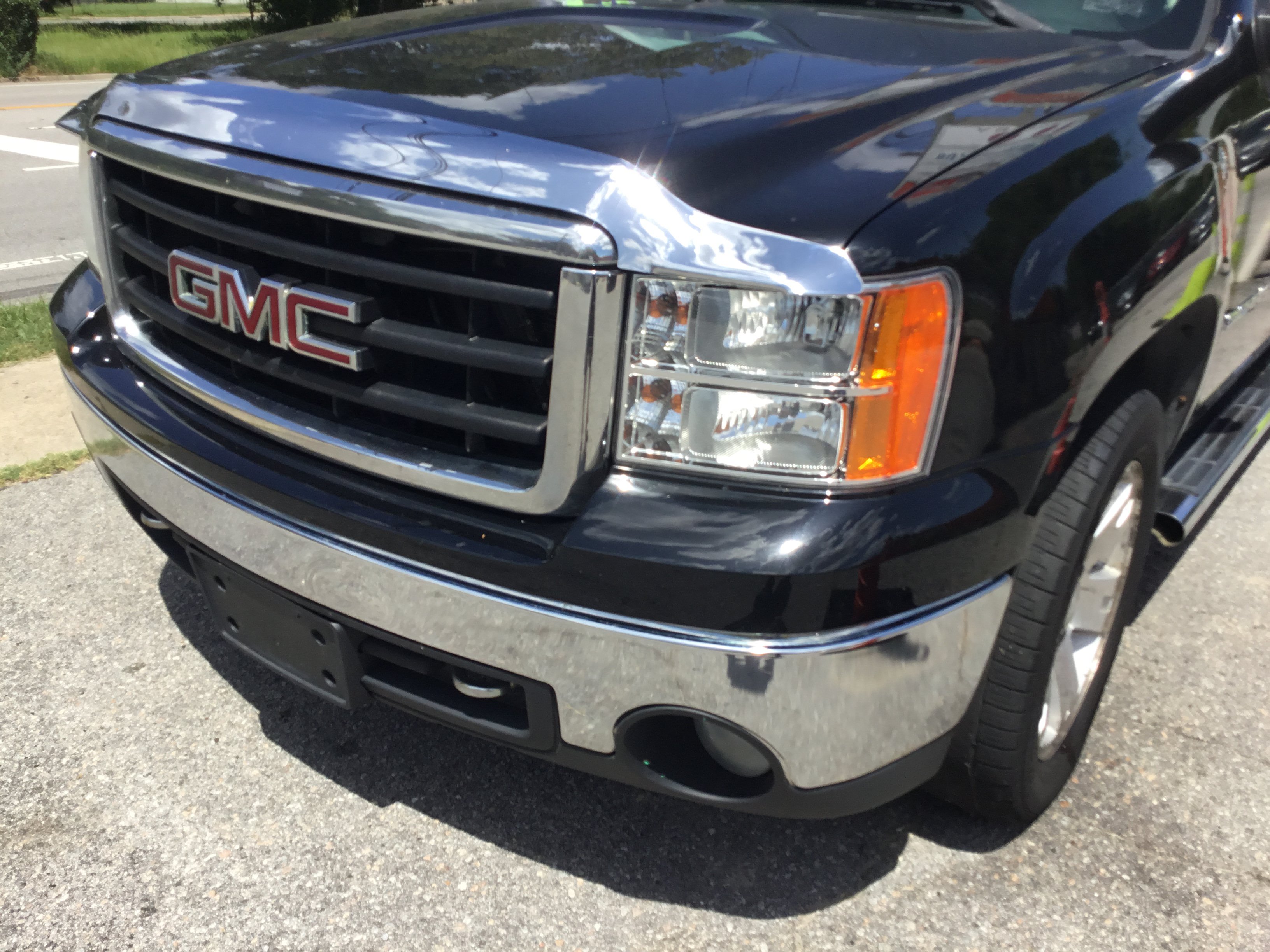 Used 2007 GMC Sierra 1500 SLT w/ Entertainment Package AWD/4WD image 3