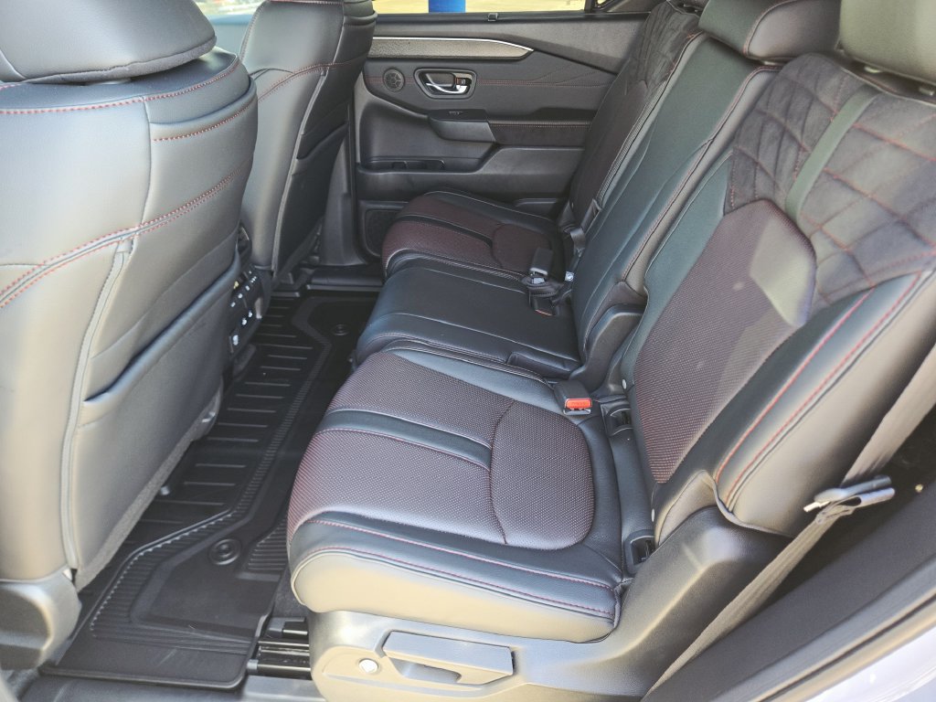 New 2026 Honda Pilot Black Edition image 9