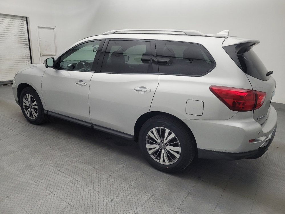Used 2019 Nissan Pathfinder SL AWD/4WD image 3