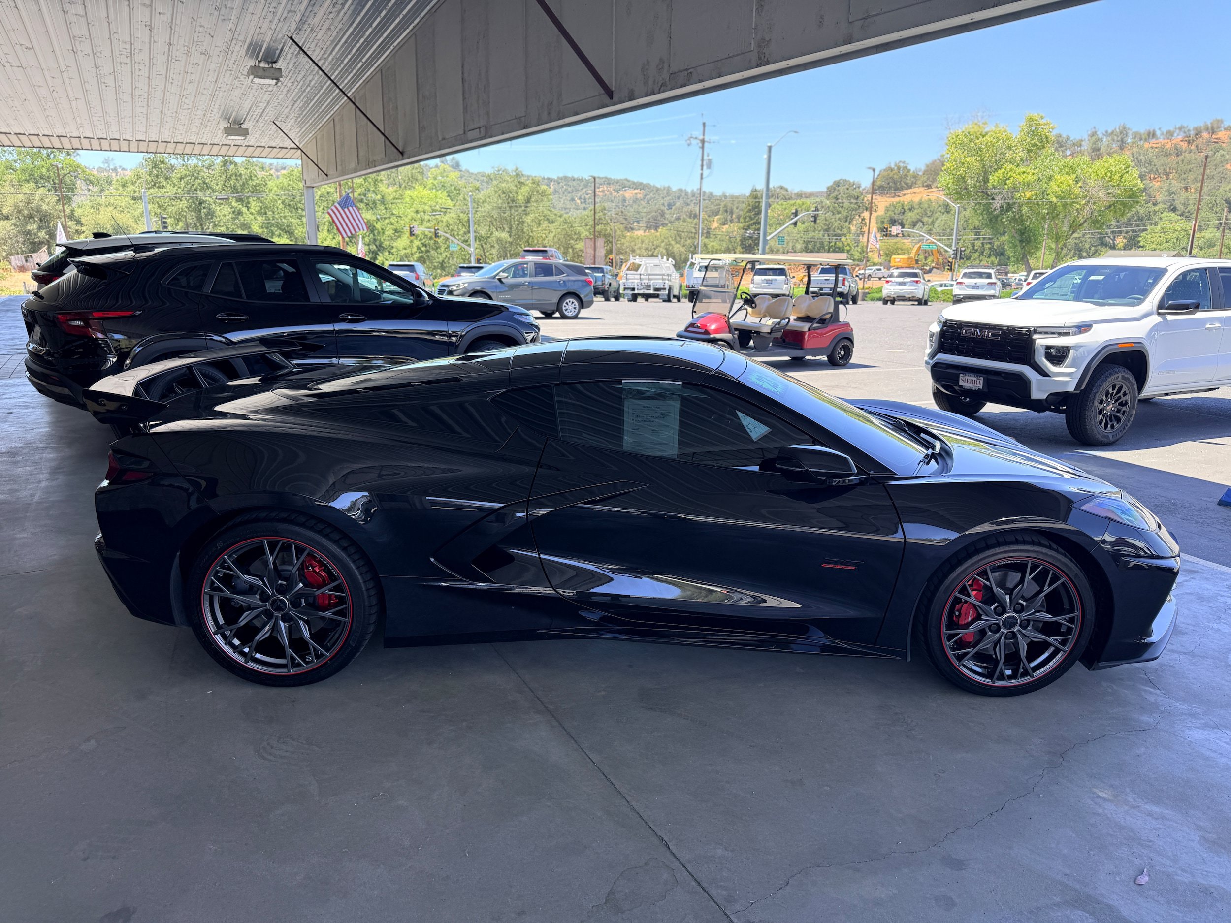 Used 2023 Chevrolet Corvette Stingray Premium Cpe w/ Z51 Performance Package RWD image 5