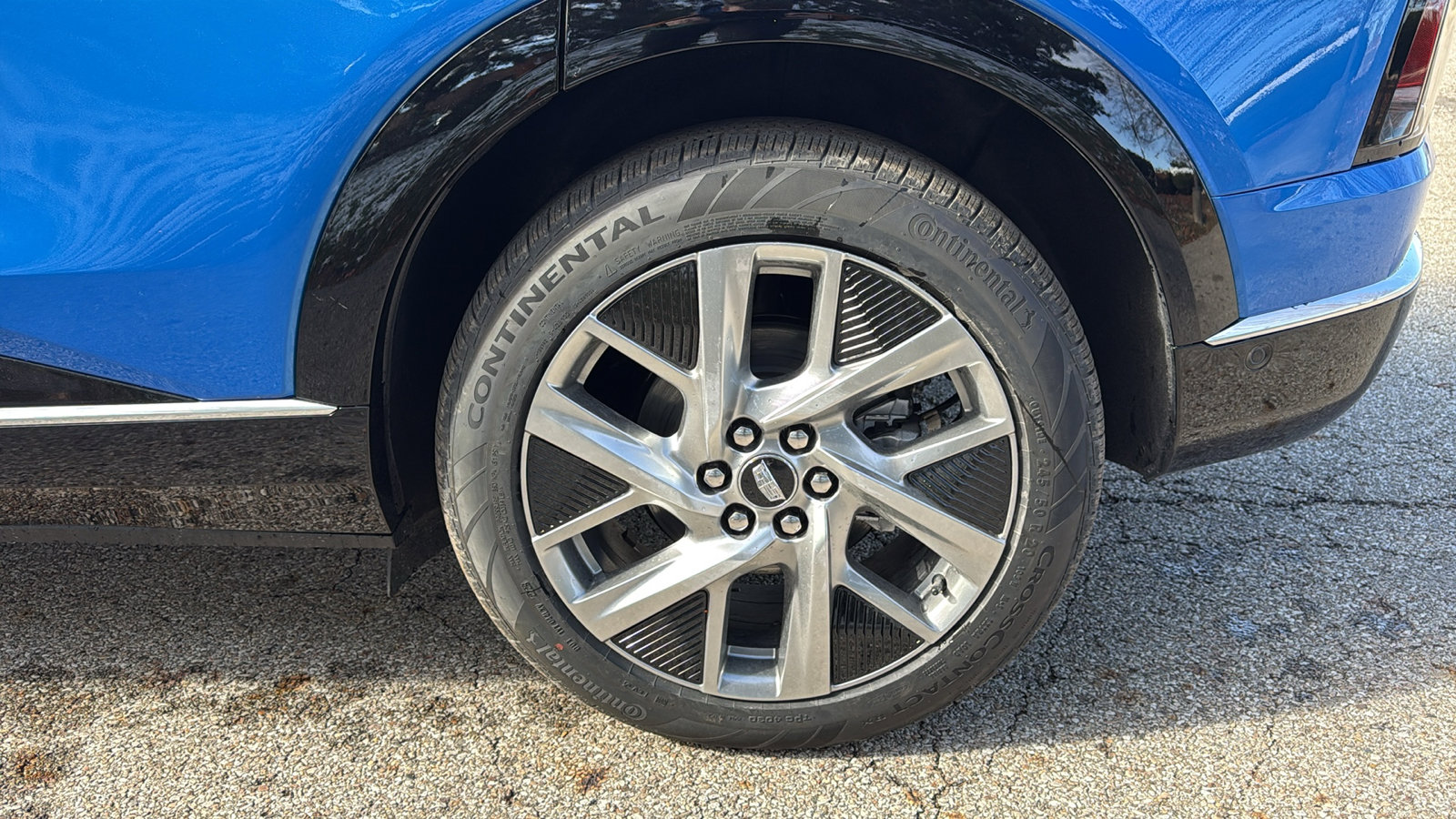 New 2026 Cadillac Optiq Luxury 1 image 30