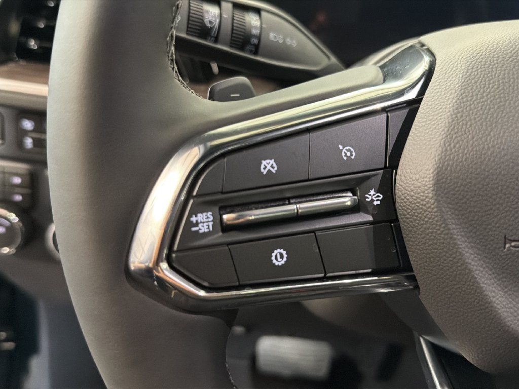 New 2026 Chevrolet Suburban Premier AWD/4WD image 17