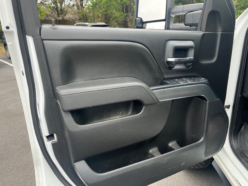 Used 2015 Chevrolet Silverado 2500 LT AWD/4WD image 12