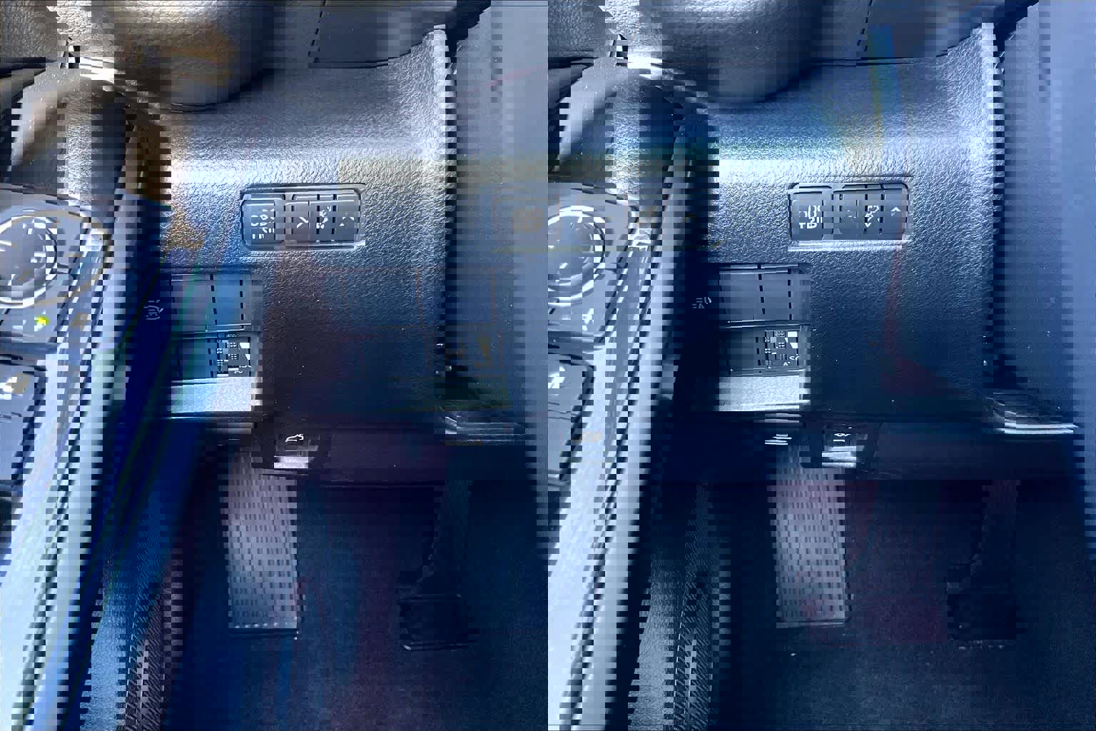 Certified 2025 Lexus IS 300 F Sport image 34