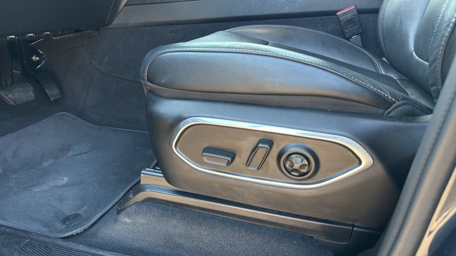 Used 2024 Jeep Wagoneer Series II w/ Flexible Seating Group AWD/4WD image 10