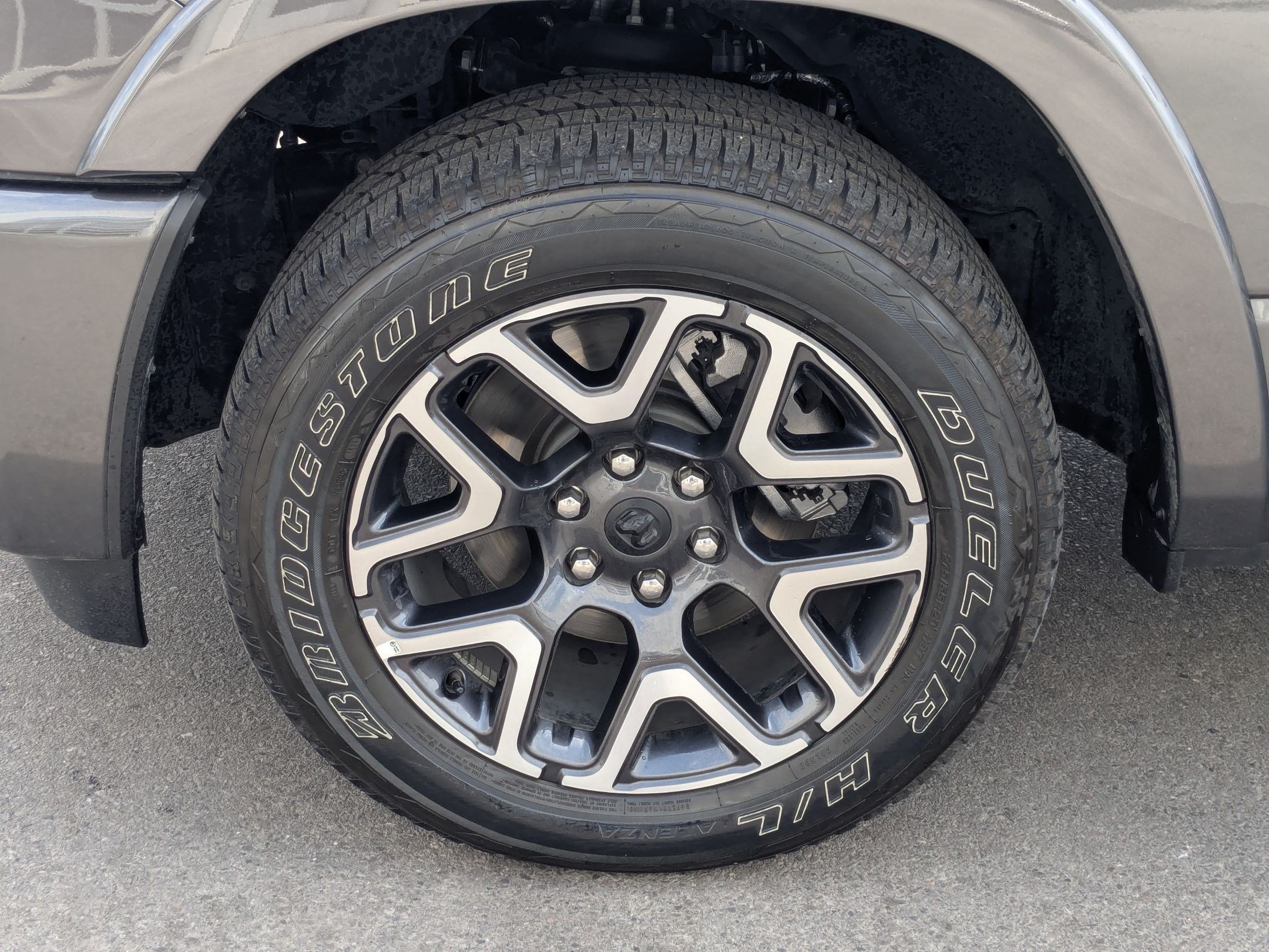 Used 2025 RAM 1500 Laramie w/ Sport Appearance Package AWD/4WD image 14
