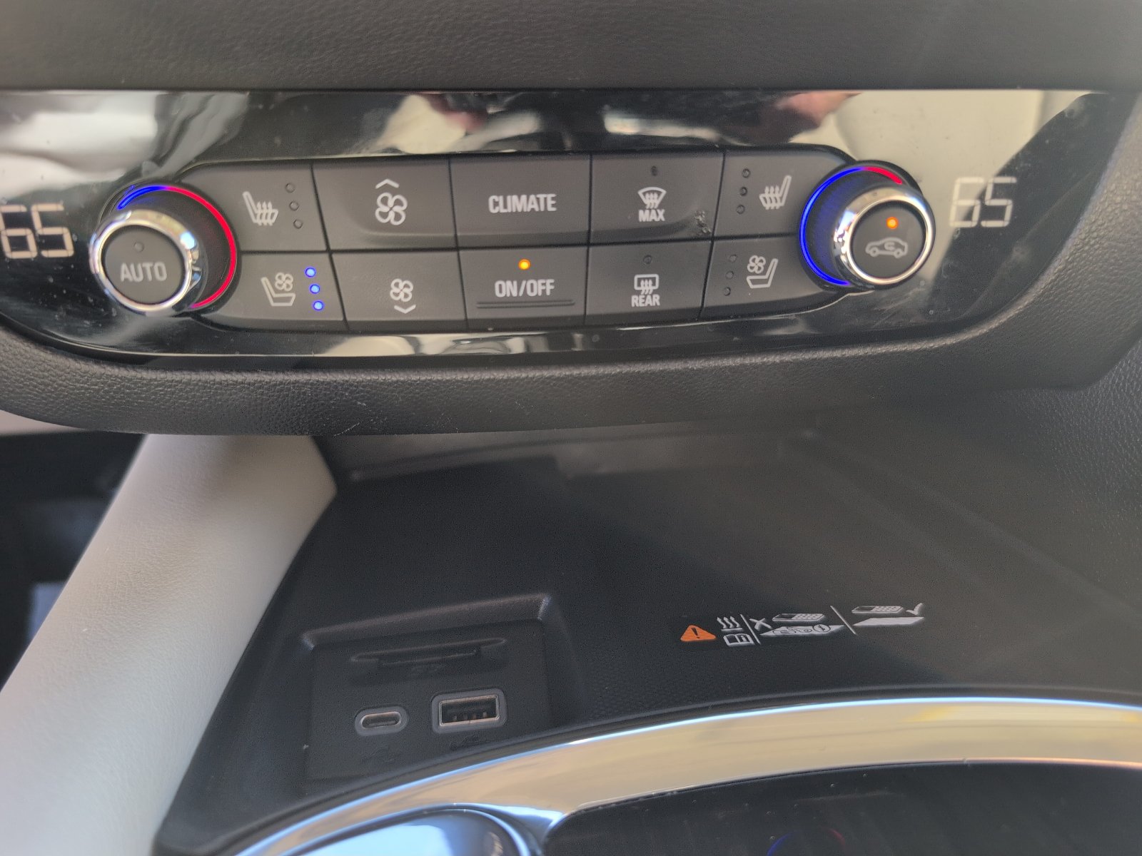 Used 2023 Buick Enclave Premium w/ Experience Buick Package FWD image 32