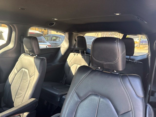 Used 2019 Chrysler Pacifica Touring-L Plus FWD image 5