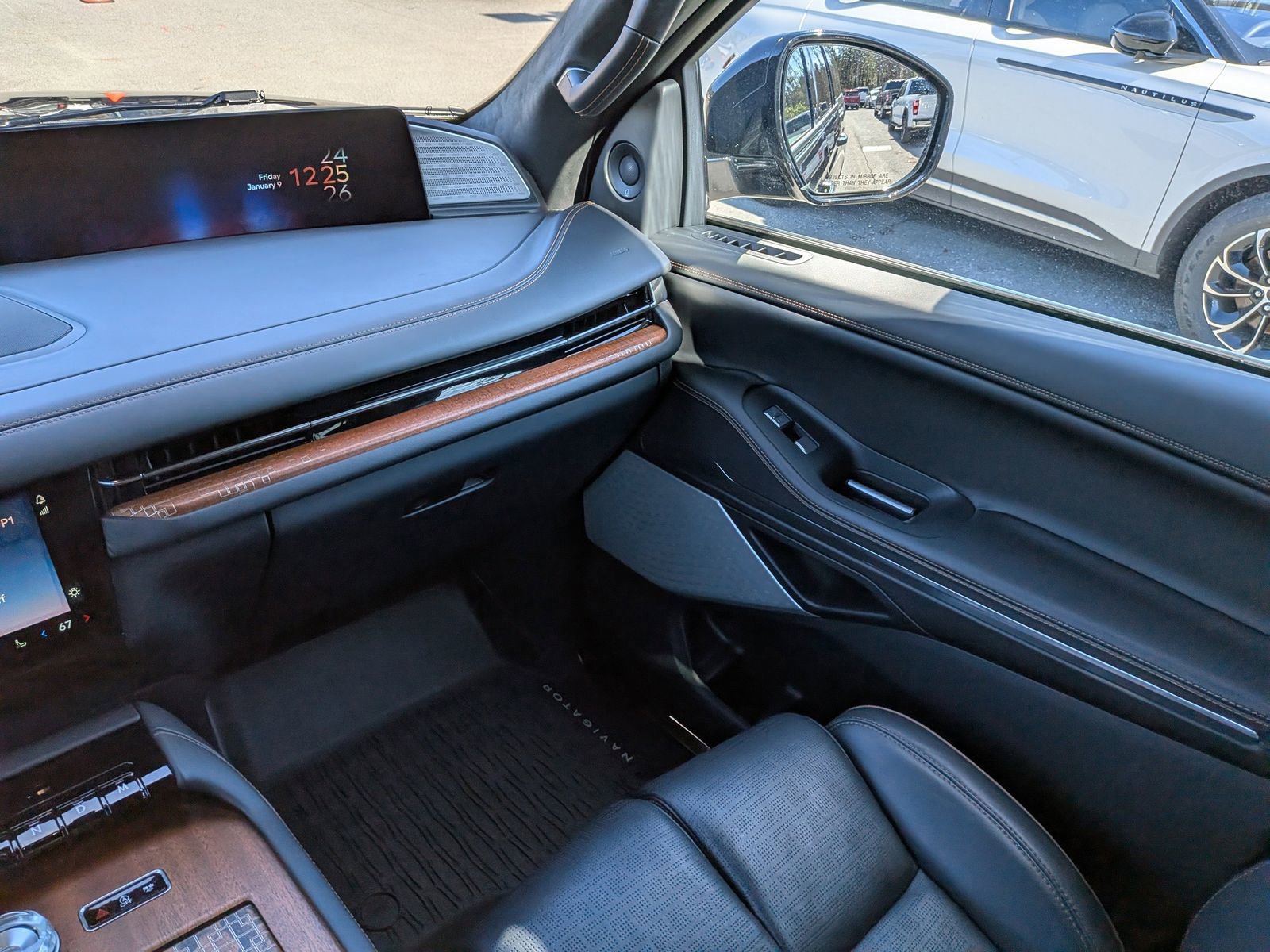 Used 2025 Lincoln Navigator L Black Label image 21