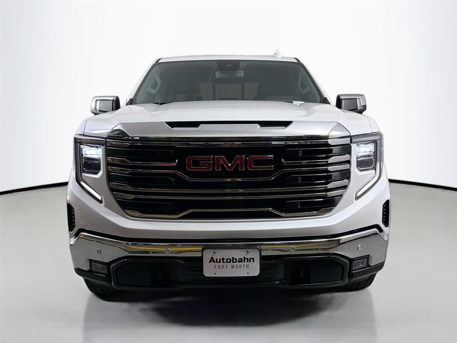 Used 2024 GMC Sierra 1500 SLT RWD image 2