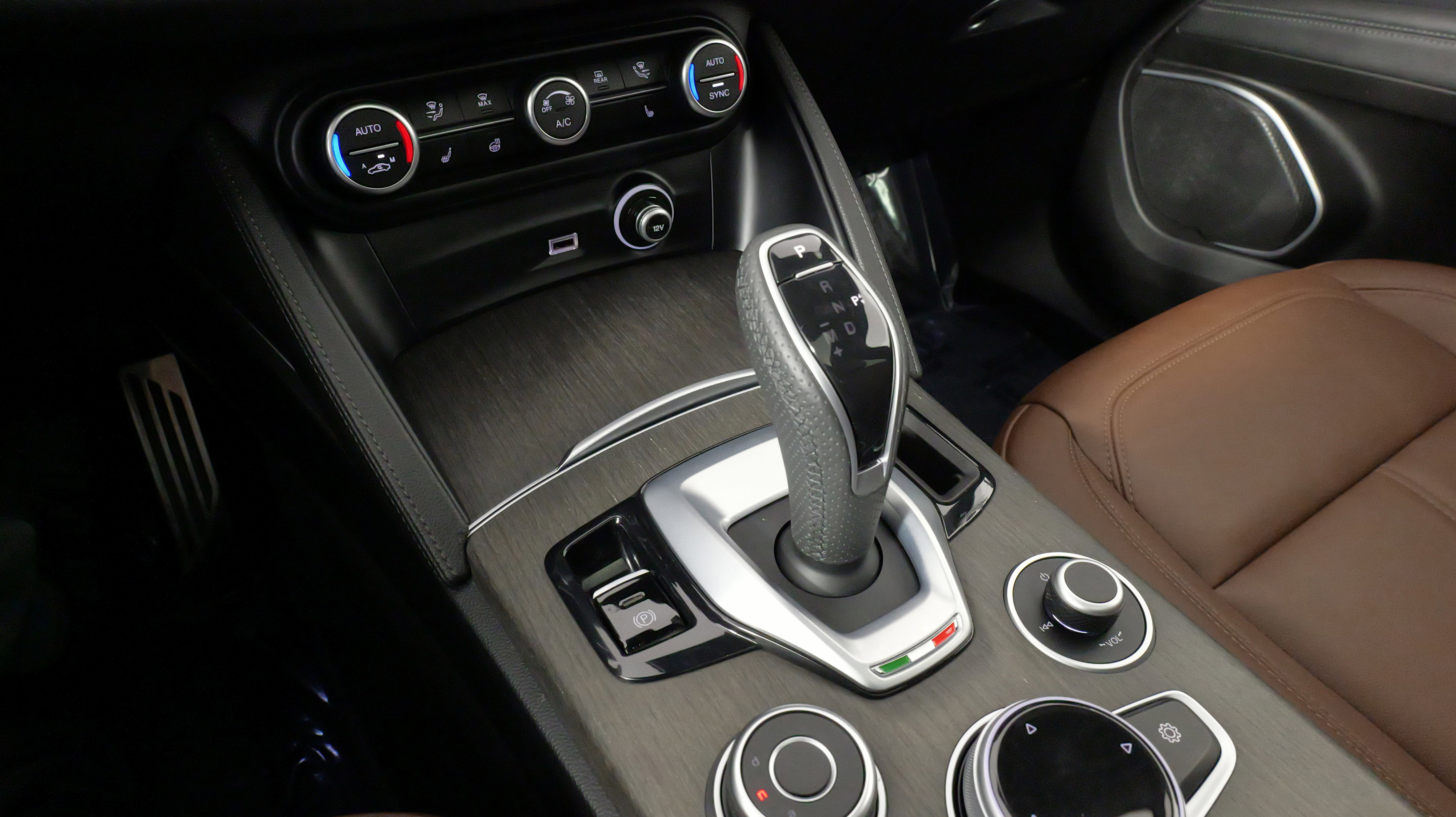 Used 2023 Alfa Romeo Stelvio Ti image 53