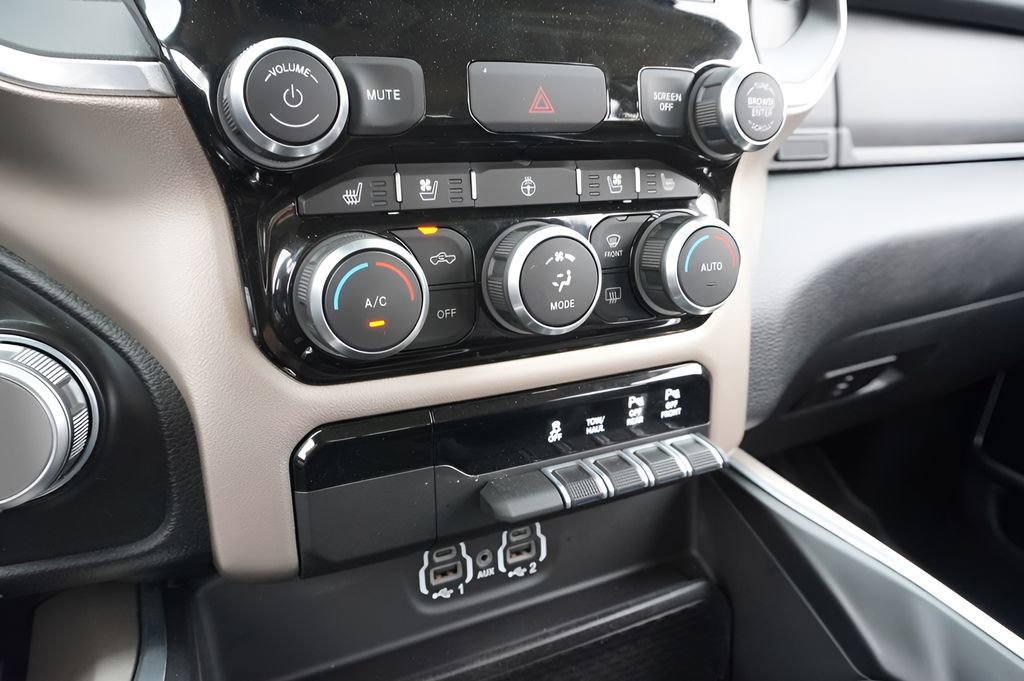 Used 2022 RAM 1500 Laramie AWD/4WD image 18