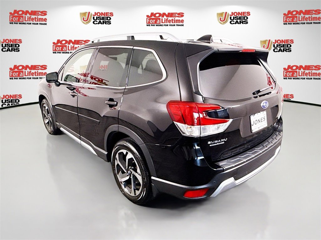 Used 2022 Subaru Forester Touring image 2