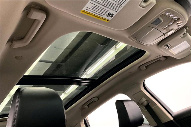 Used 2023 Lincoln Nautilus Reserve w/ Monochromatic Package image 17