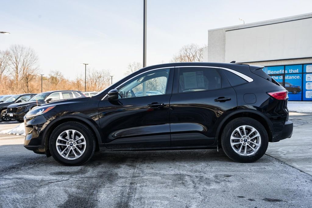 Used 2021 Ford Escape SE image 4