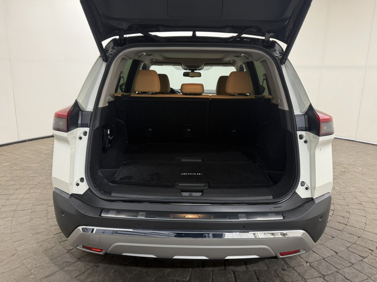 Used 2023 Nissan Rogue Platinum AWD/4WD image 7